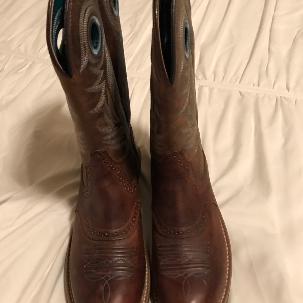 New Women's Ariat Leather Boots